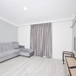 Deluxe Studio